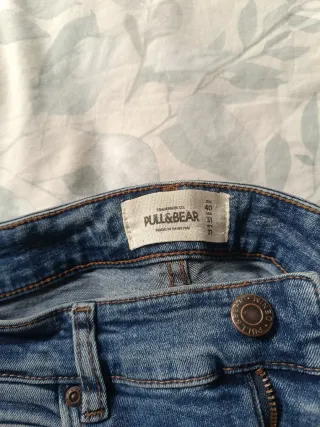 Pantalón vaquero roto azul