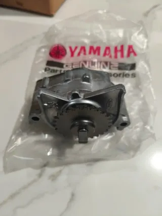 Bomba Aceite Cadena Xmax y Tricity 300 Yamaha