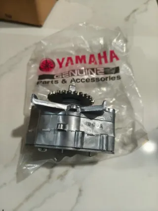 Bomba Aceite Cadena Xmax y Tricity 300 Yamaha