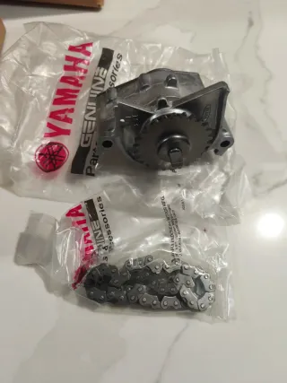 Bomba Aceite Cadena Xmax y Tricity 300 Yamaha