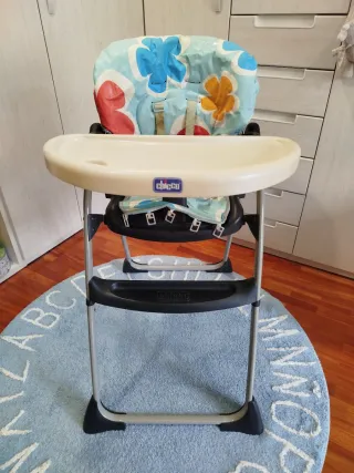 Trona de bebé con cesta y bandeja