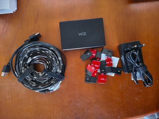 WiZ HDMI Sync Box con retroiluminación de TV - Sincroniza la luz con tus películas, juegos y música - HDMI 2.0 - Soporta 4K a 60