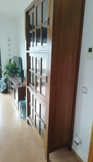 Vitrina de madera maciza Teca