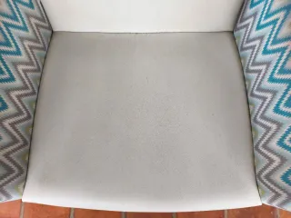 2 Butacas de tela y madera