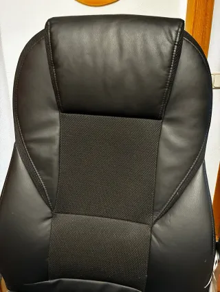 Silla de escritorio negra regulable