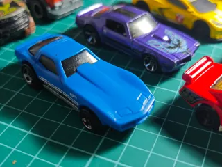 Lote 15 Hot Wheels Jugados