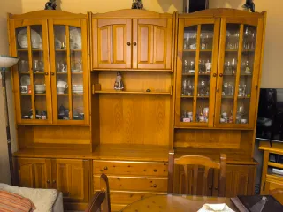 Mueble de salón madera y cristal