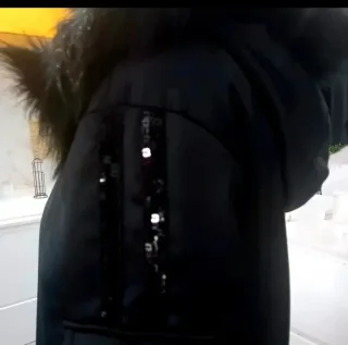 Parka Liu Jo nera con cappuccio