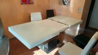 Mesa comedor extensible diseño moderno