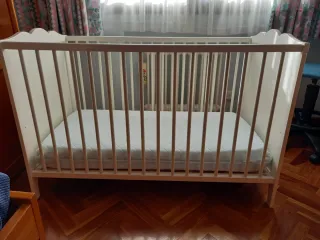 Cuna Ikea con colchón