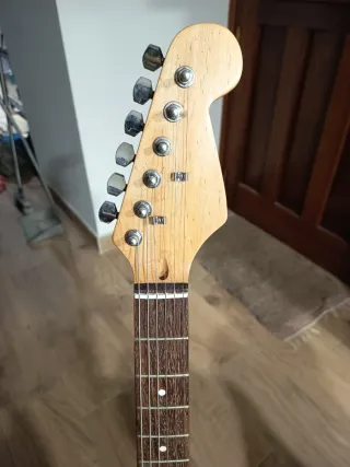 Guitarra eléctrica y acústica