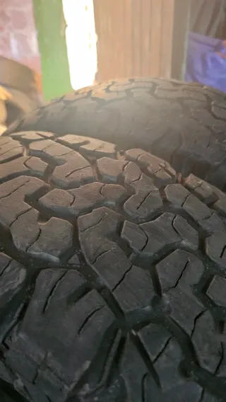 Neumáticos 225 75 16 BF Goodrich