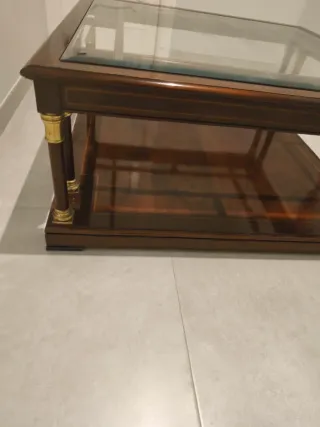 Mesa de centro de madera y cristal