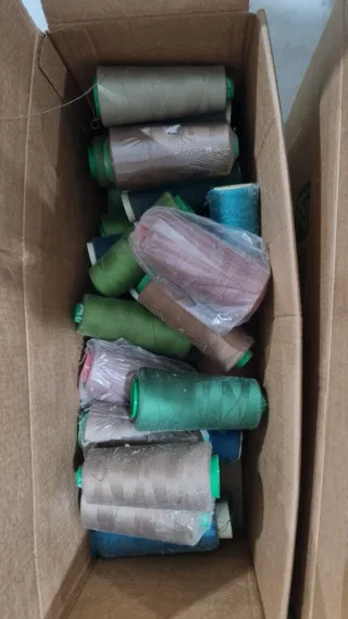 Hilos de coser industriales varios colores