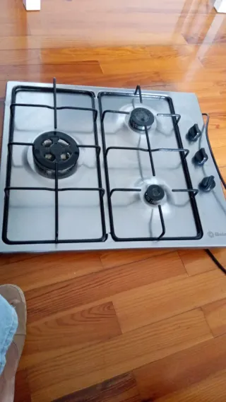 Gran lote Sofá +aspiradora+TV y cocina