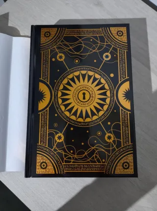 El libro de Azrael dioses y monstruos deluxe