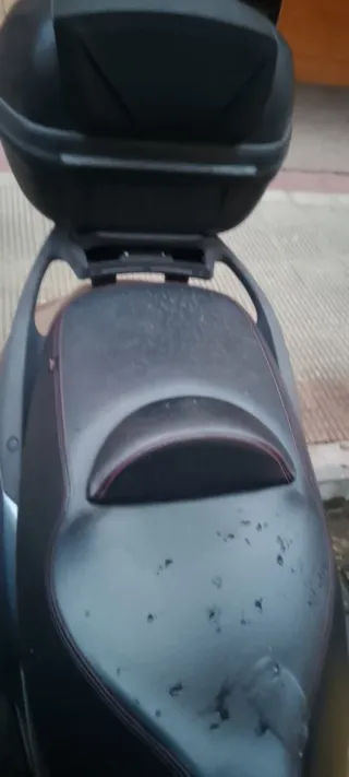 Aprilia Atlantic Maxi Scooter Gris