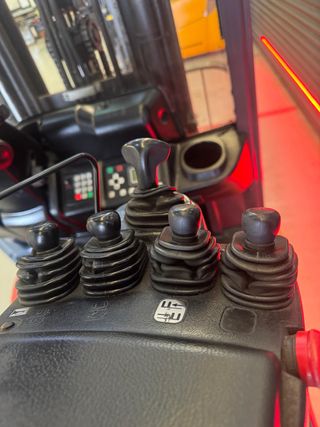 Carretilla Elevadora Toyota 8FBM20T Eléctrica