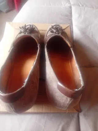 Cuña ante beige/marrón talla 40