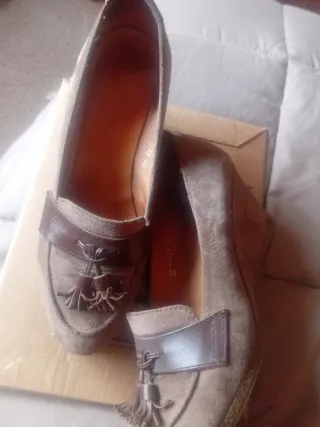 Cuña ante beige/marrón talla 40