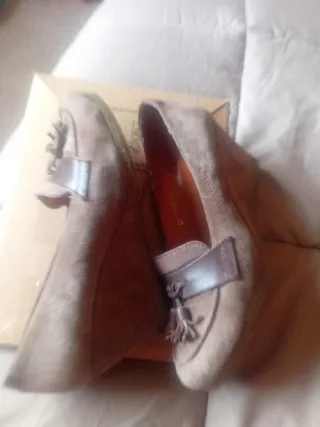 Cuña ante beige/marrón talla 40