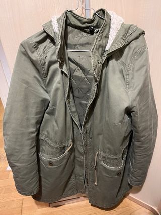 Abrigo/parka verde caqui acolchado – talla 44