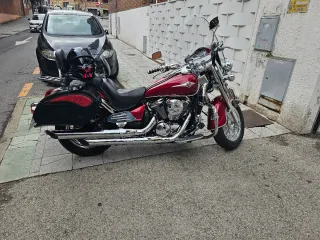 Suzuki VN900 Custom Roja