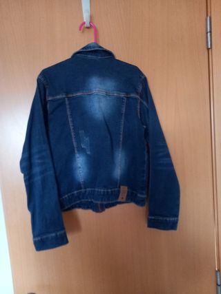 Cazadora vaquera con cremallera