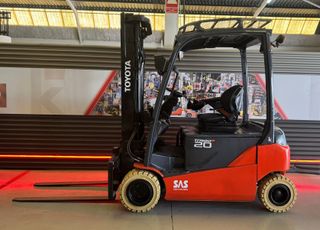 CARRETILLA ELEVADORA OCASION 2000 KG