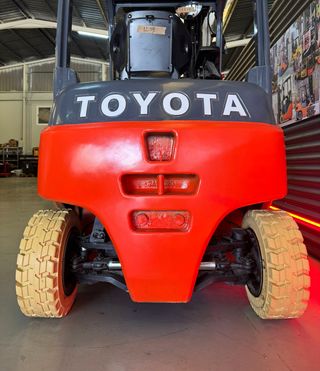 CARRETILLA ELEVADORA OCASION 2000 KG