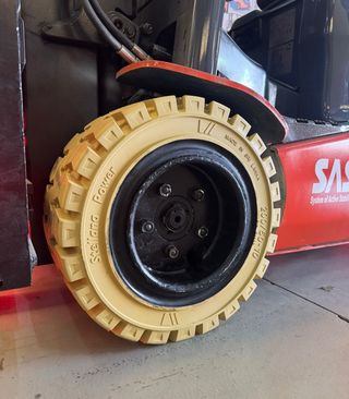 CARRETILLA ELEVADORA OCASION 2000 KG