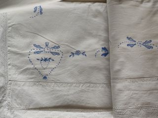 Juego de sábanas bordadas