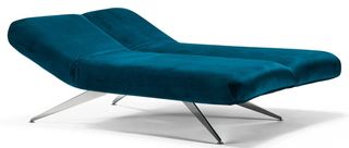 Divano letto in tessuto microfibra blu.