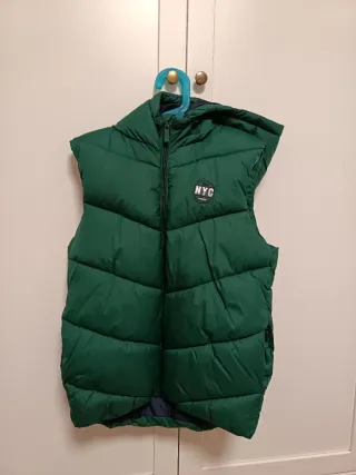 Chaleco niño verde con capucha talla 9-10