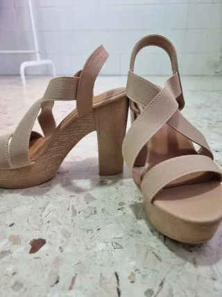 Sandalias Beige Tacón Plataforma