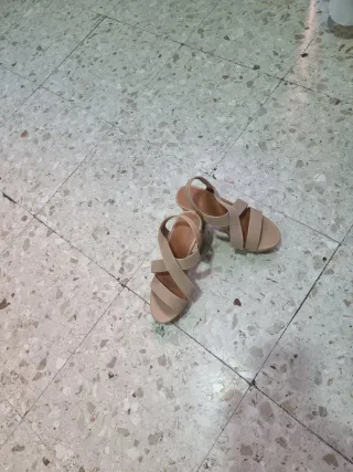 Sandalias Beige Tacón Plataforma