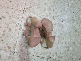 Sandalias Beige Tacón Plataforma
