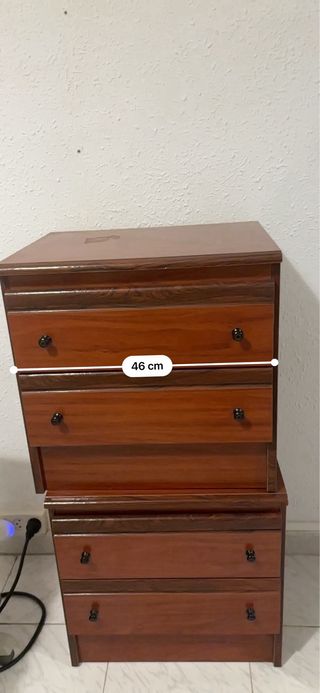 Mesita de noche de madera