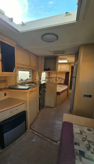 Caravana Abbey Spectrum Cama Fija