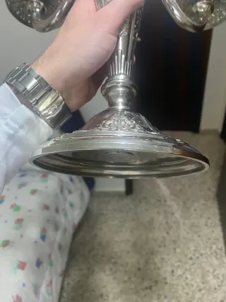 Candelabro antiguo bañado en plata