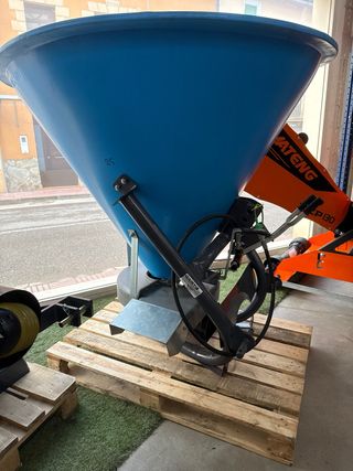 Abonadora 500kg para tractor