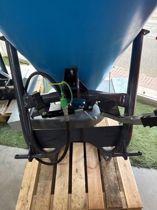 Abonadora 500kg para tractor