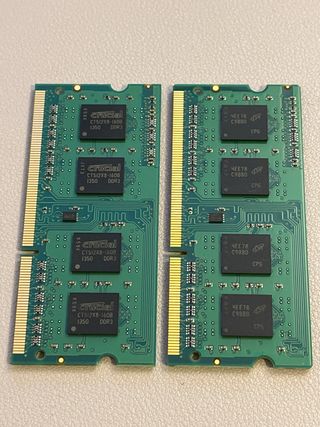 2x Crucial 4GB DDR3 SODIMM RAM