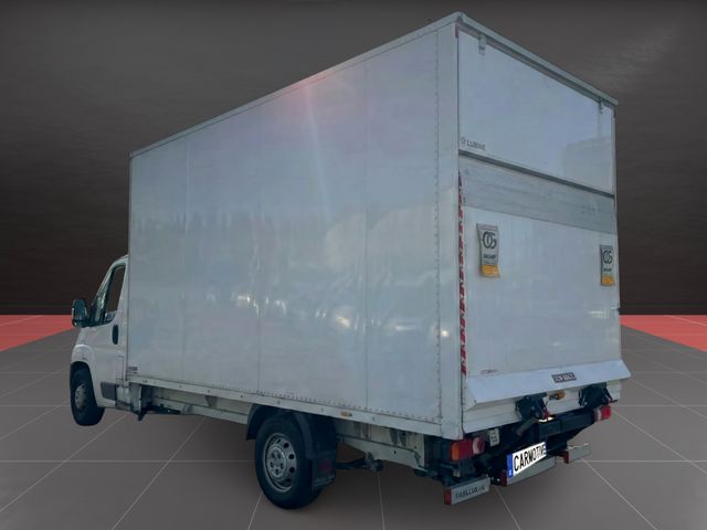 Camion 3500kg con trampilla