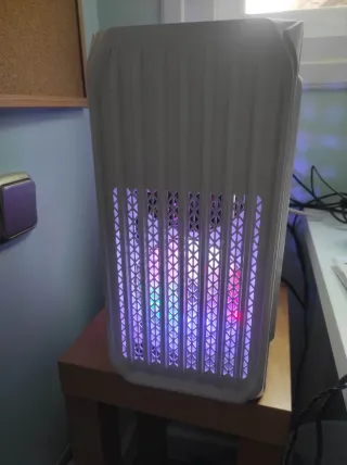 Torre Ordenador PC - Como Nueva