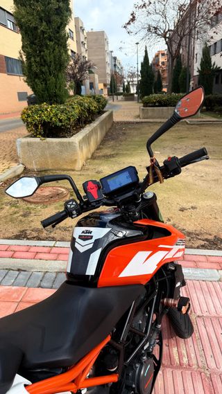 KTM Duke 125 Naranja/Blanca