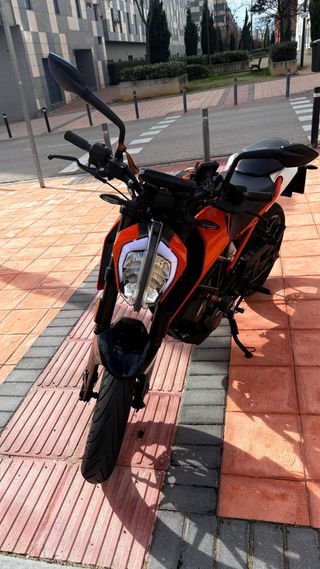 KTM Duke 125 Naranja/Blanca