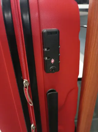 Valigia American Tourister rossa MisuraM: 67*40*25