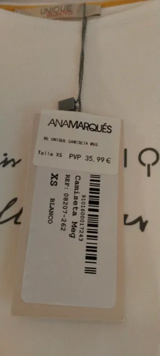 Camiseta Dolores Promesas Estampado Frontal