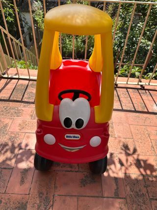 Coche correpasillos Little Tikes rojo